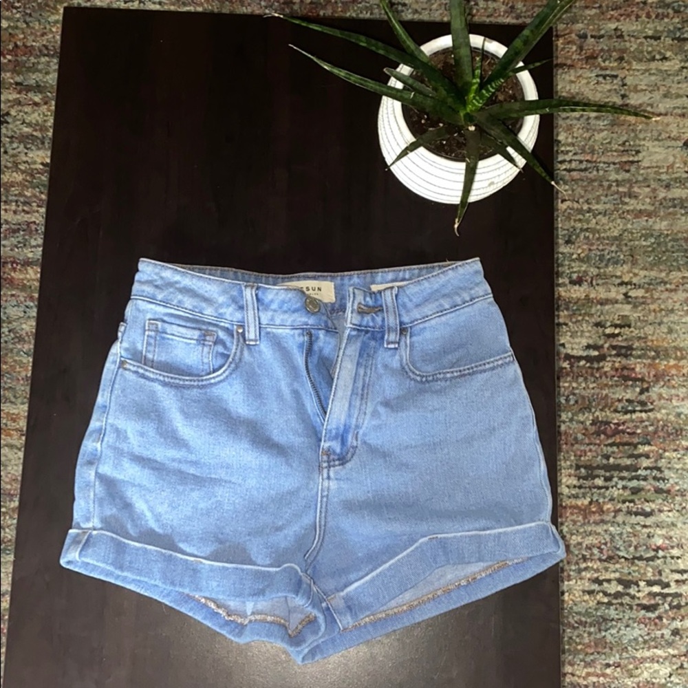 PAC SUN MOM SHORTS SIZE 23